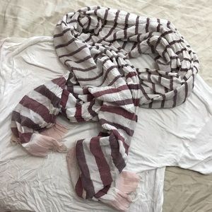 4/25$ | GAP Purple Stripped Versatile Scarf